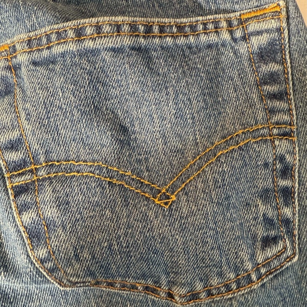 Levis Jeans 501 Mens 30x32 CUTOFF HEM Medium Stonewash Button Fly 00501-0193 - Picture 12 of 12